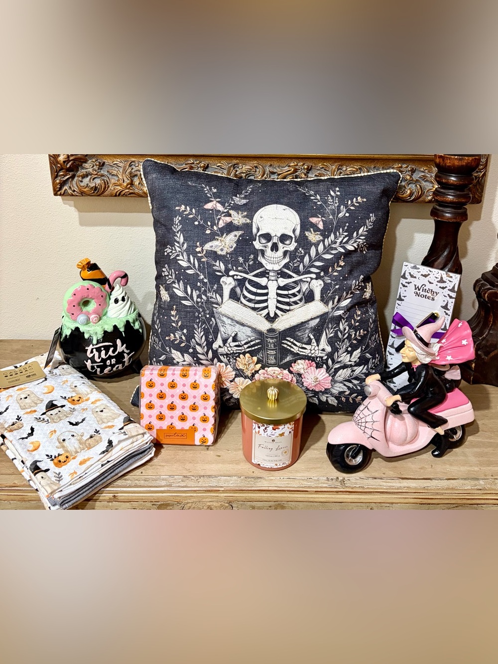 NWT HALLOWEEN BUNDLE 9 Items Total/Perfect for College Students/New Home Owners